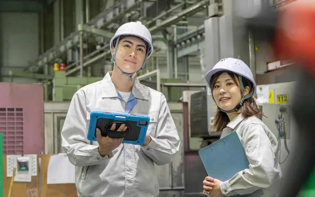 Warranty, maintenance and commissioning for equipment sold on-site photo