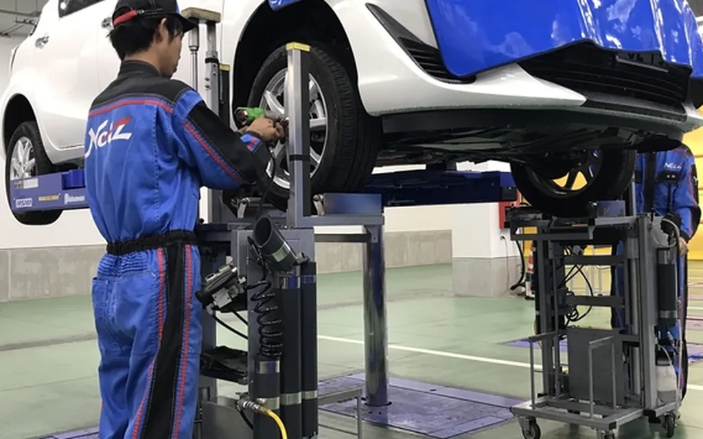 Warranty, maintenance and commissioning for equipment sold on-site photo