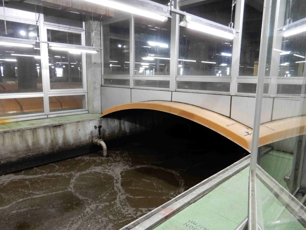 污水处理厂曝气风机维保:腐蚀工况下的油品与周期重构